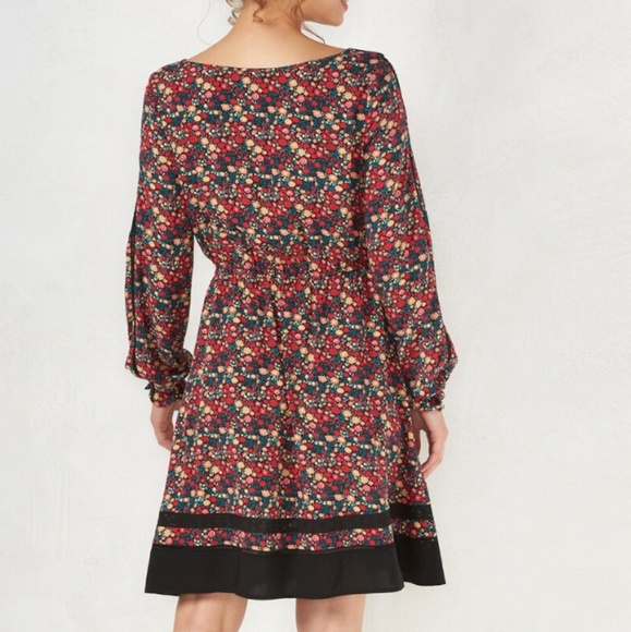 LC Long Sleeve Drawstring 2 Pocket dress - Picture 2 of 7